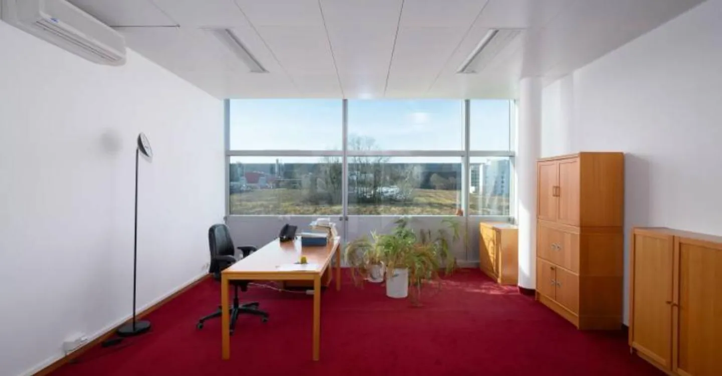 Office - Photo 4 of 9