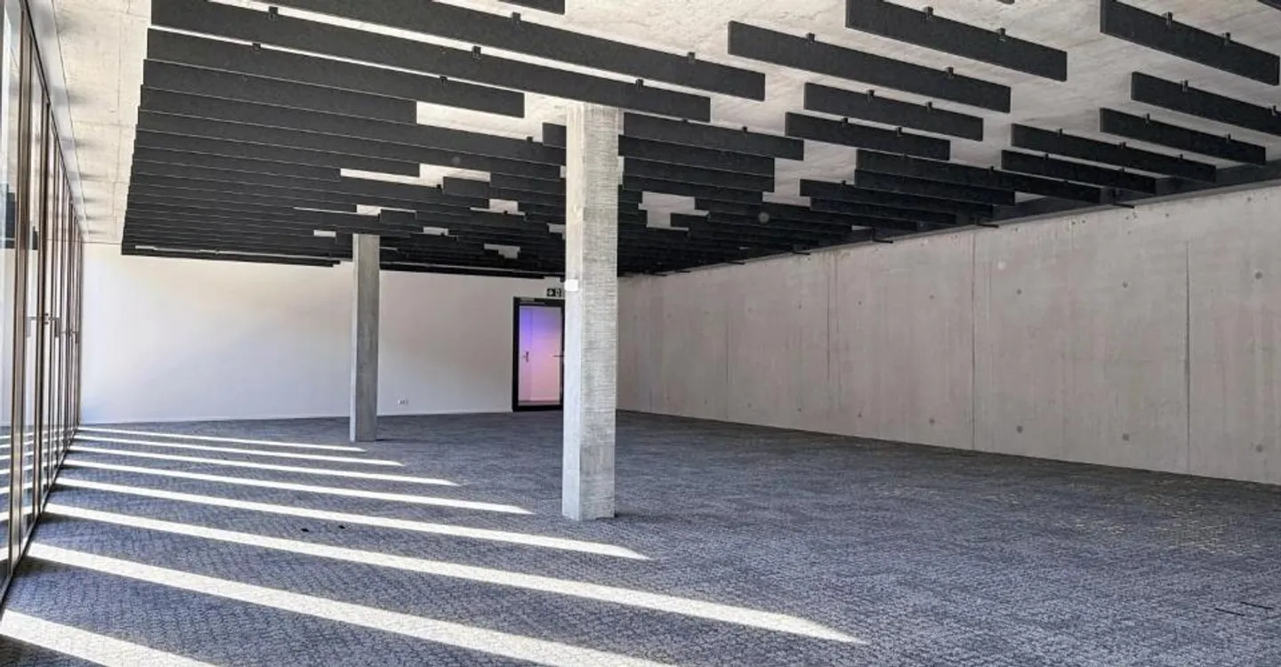 Ufficio di 142 m² al 3° piano - Cour de Gare, Sion - Foto 3 di 9