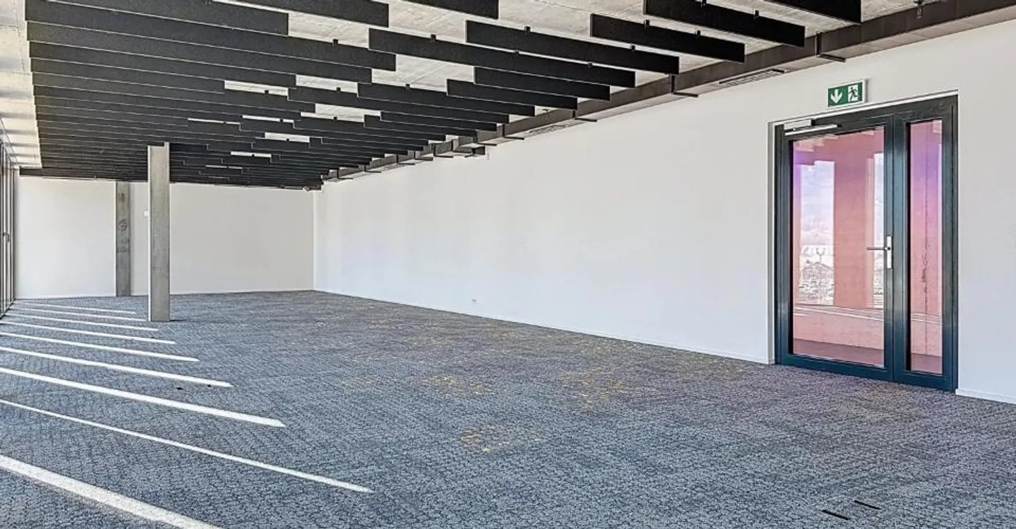 Ufficio di 117 m² al 2° piano - Cour de Gare, Sion - Foto 2 di 7