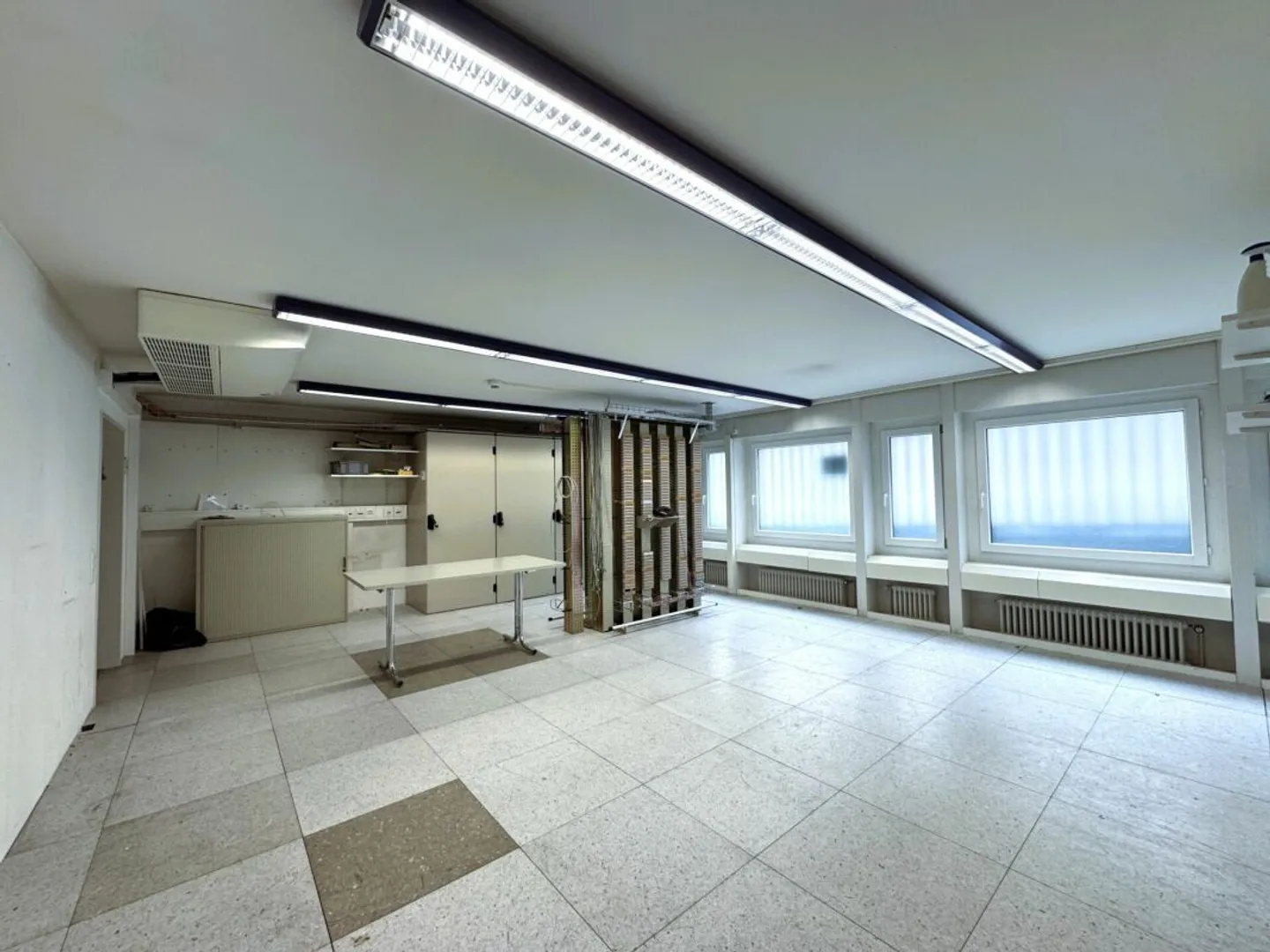 Flexible Gewerbefläche mit Licht - Foto 2 von 11