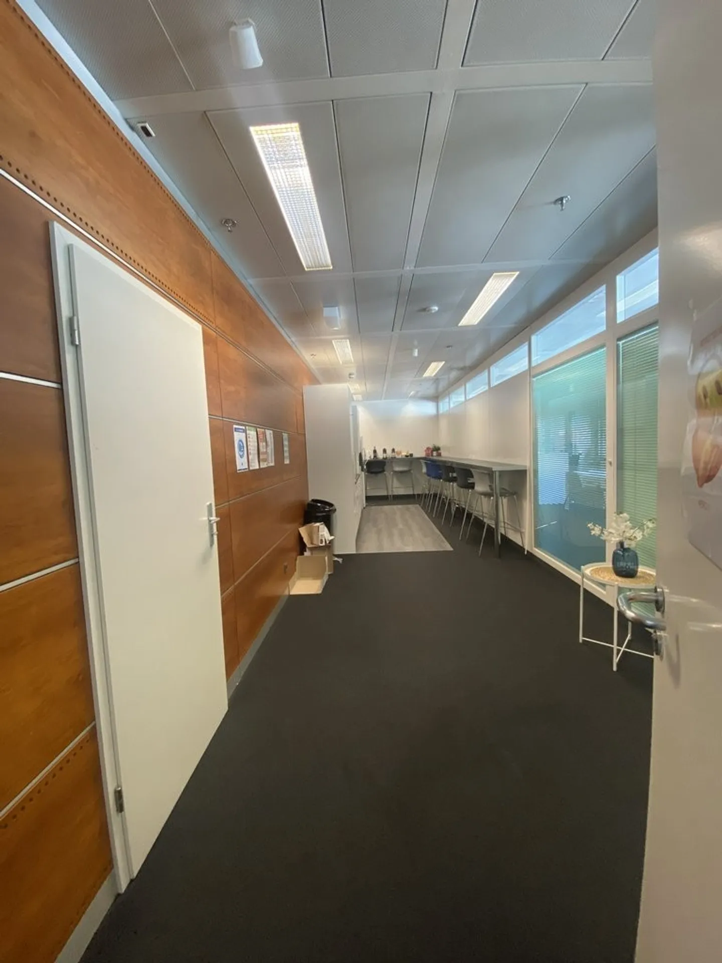 Superficie di 258 m2 presso il Geneva Business Center a Lancy - Foto 3 di 4