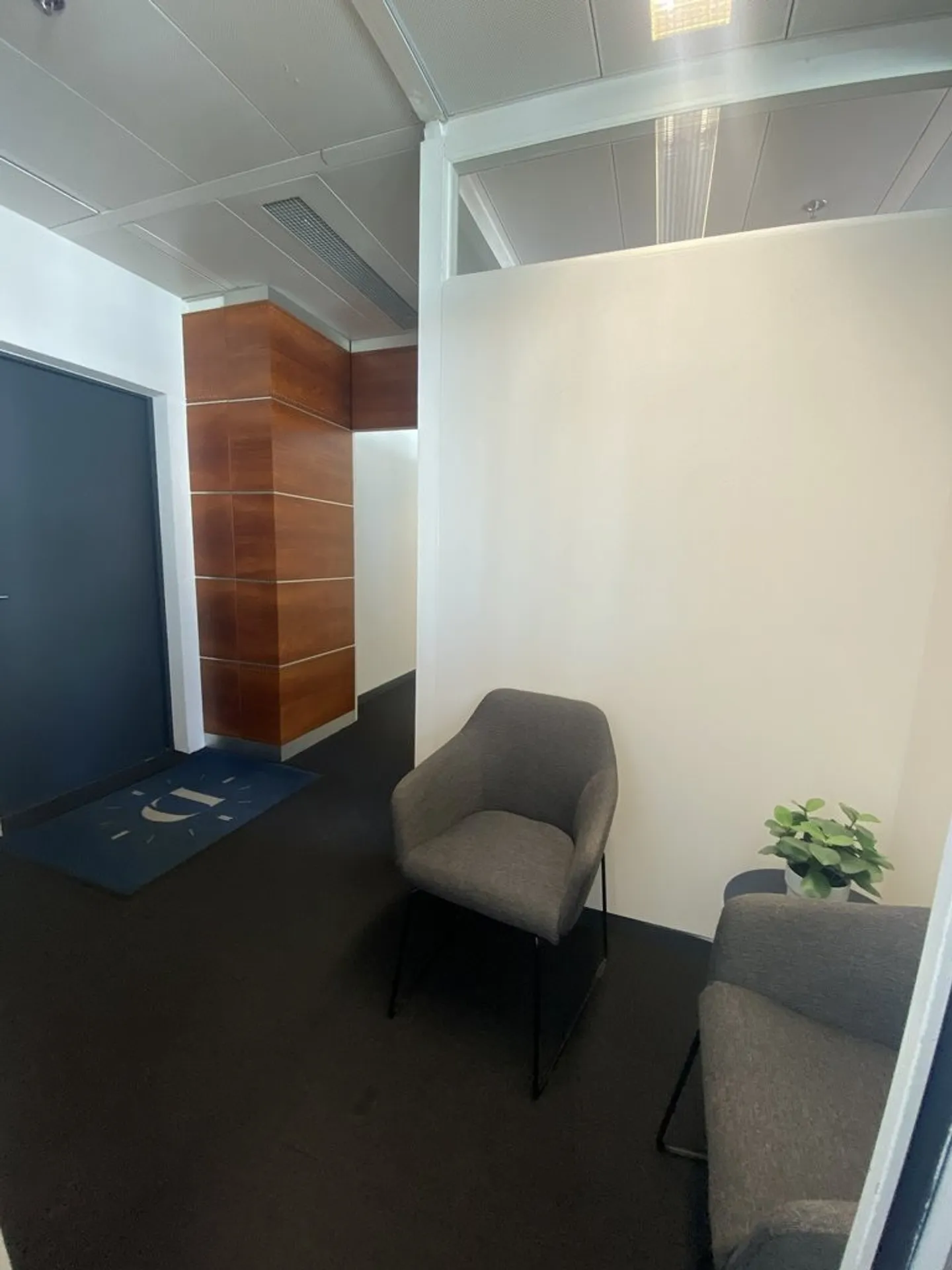 Superficie di 258 m2 presso il Geneva Business Center a Lancy - Foto 2 di 4
