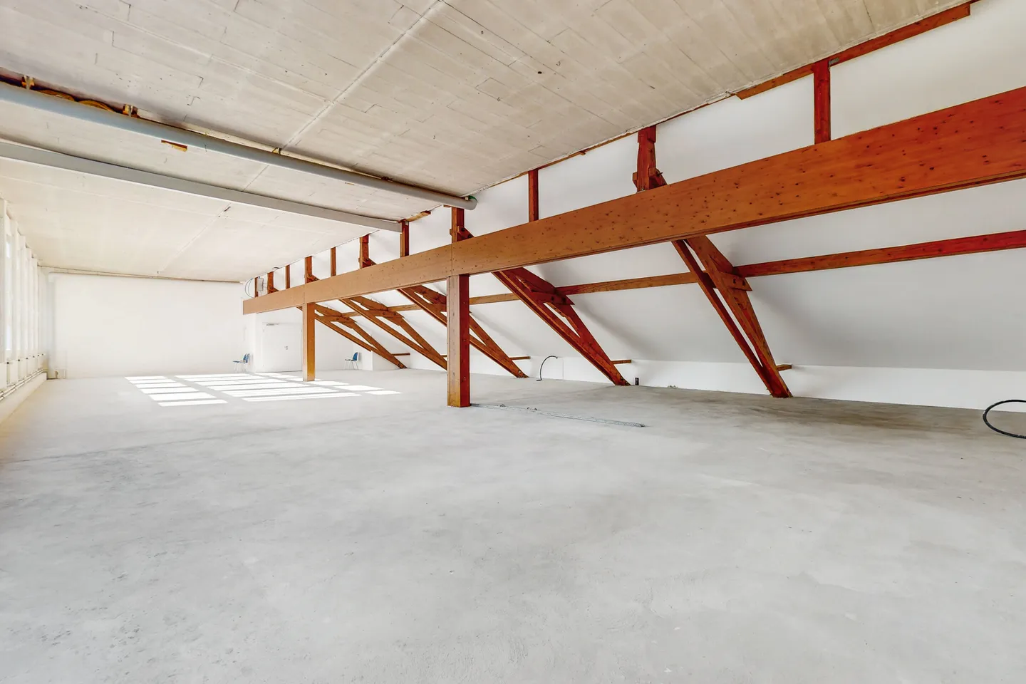 Espace de Bureau Moderne à Moutier - Photo 5 sur 6
