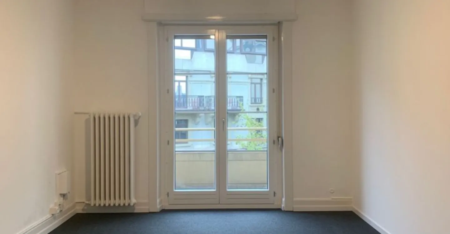 Office - Photo 2 of 11