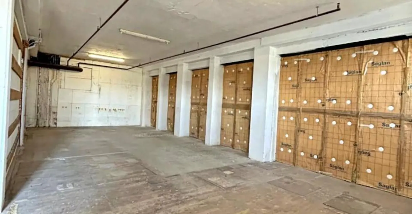 Commercial space 1 room - Photo 2 of 5
