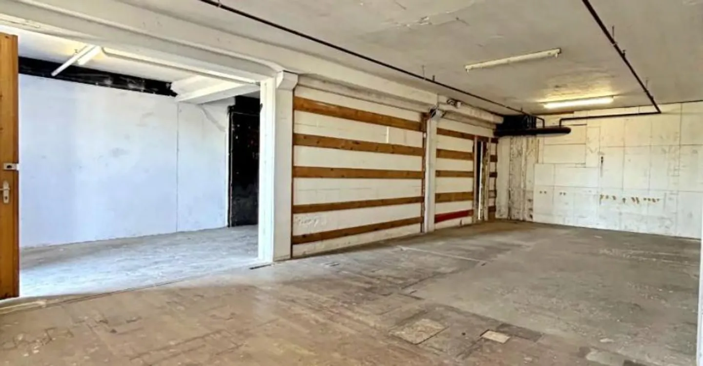 Commercial space 1 room - Photo 5 of 5