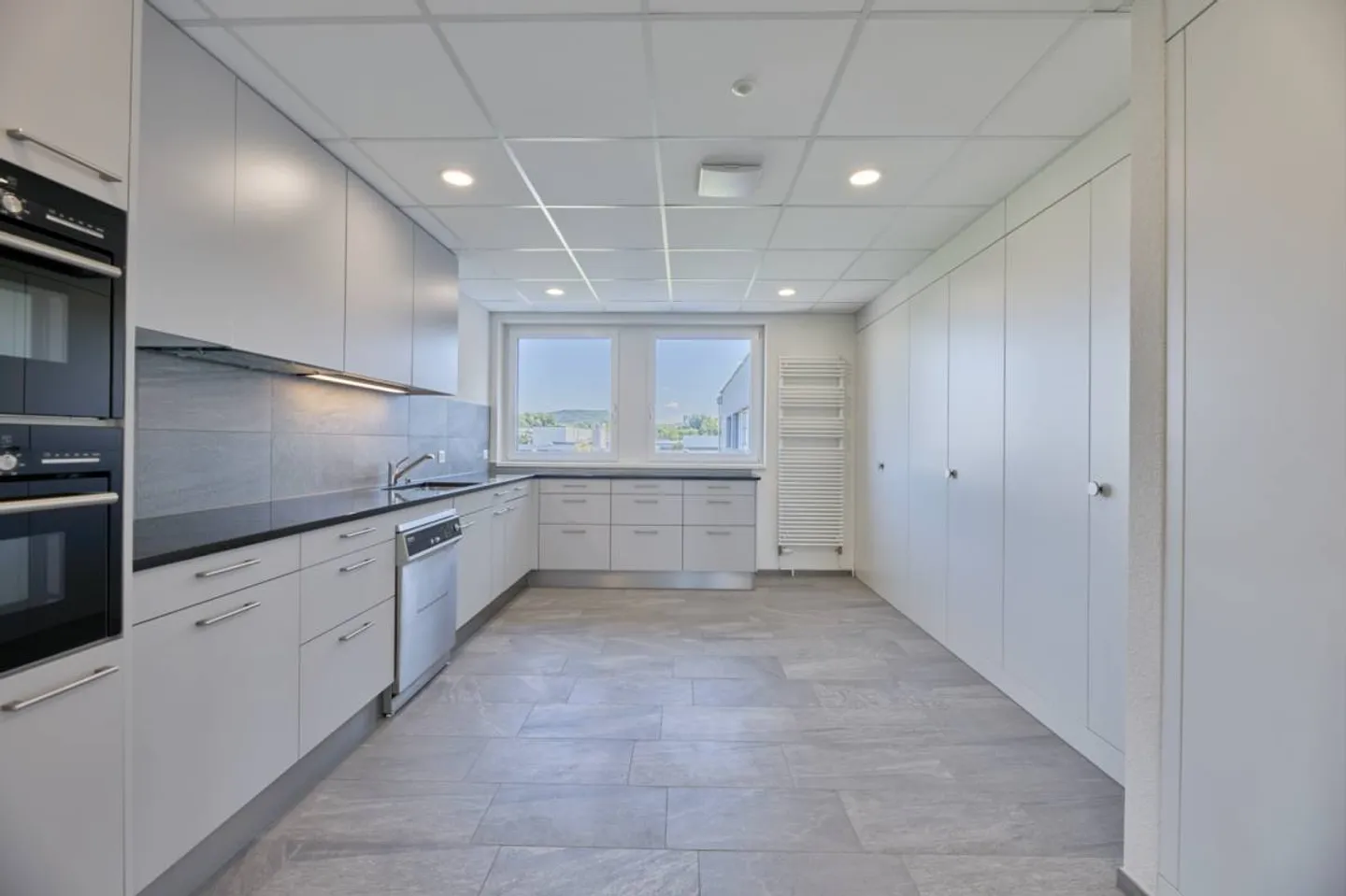 Espaces commerciaux et de bureaux prêts à emménager et de haute qualité ! - Photo 8 sur 13