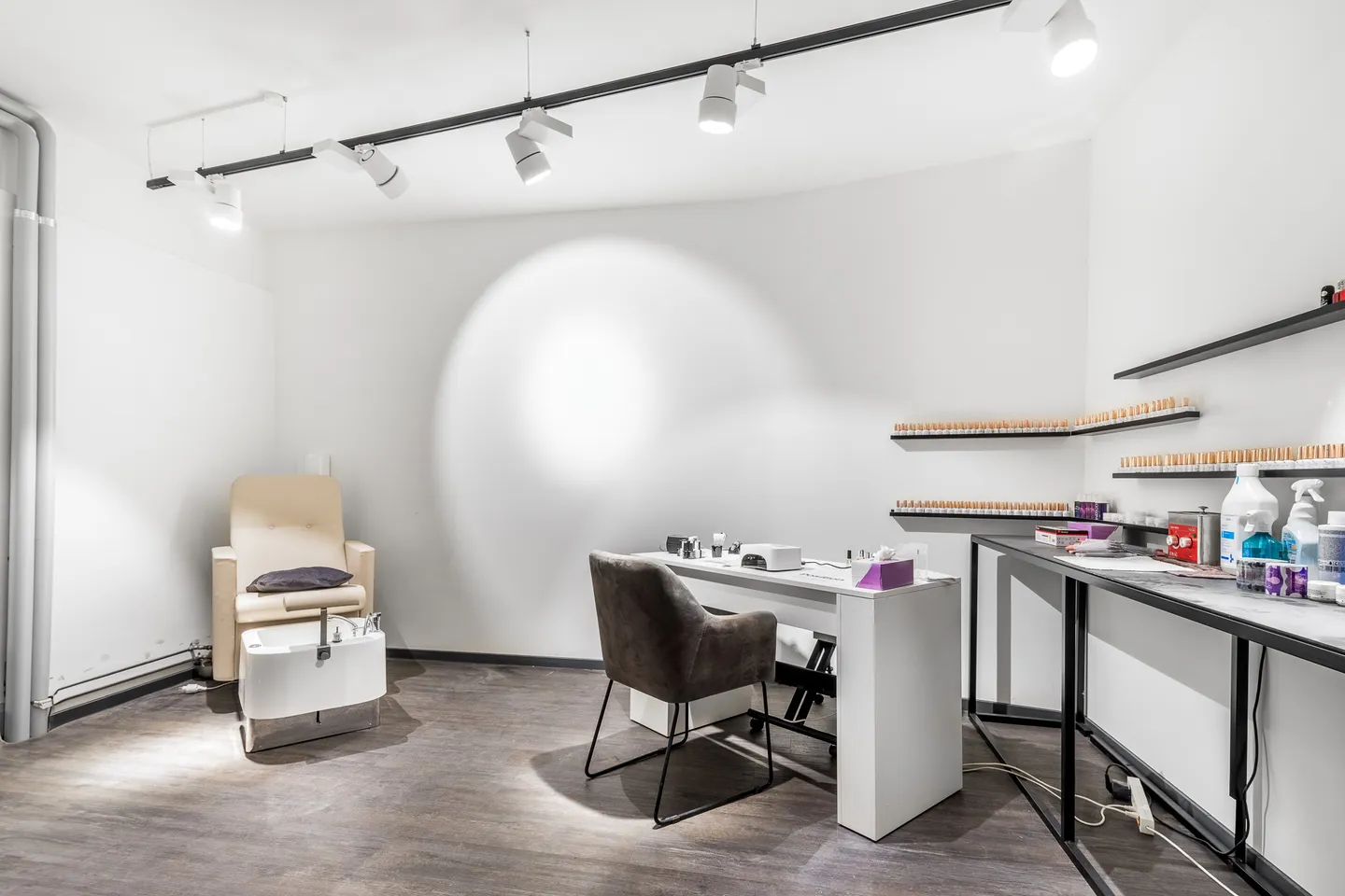 Your new business address on Freie Strasse - Photo 5 of 6