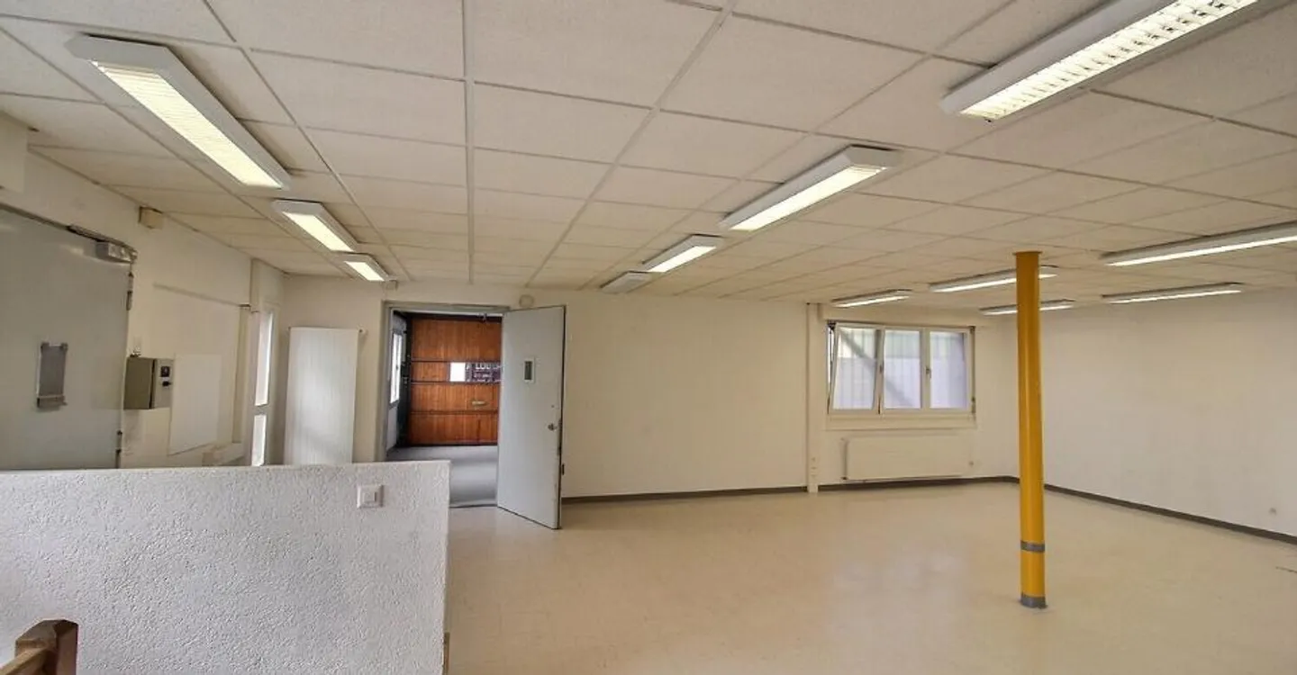 Office 4 rooms - Photo 10 of 13