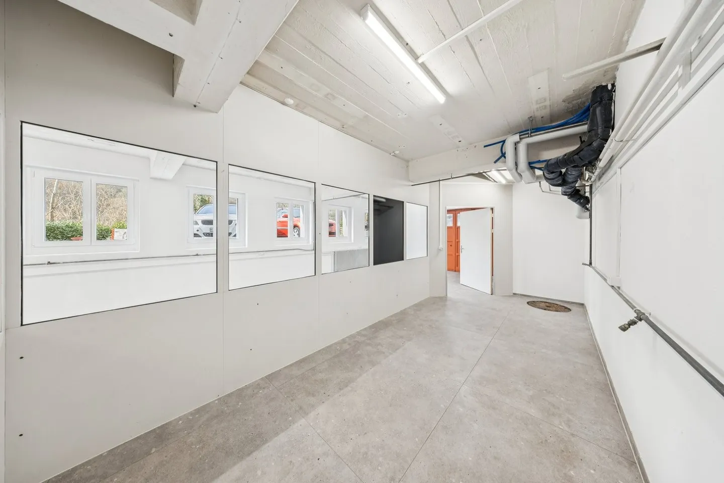 Commercial space in a prime location of 130 m² / 1 month free spring promotion! - Photo 7 of 13