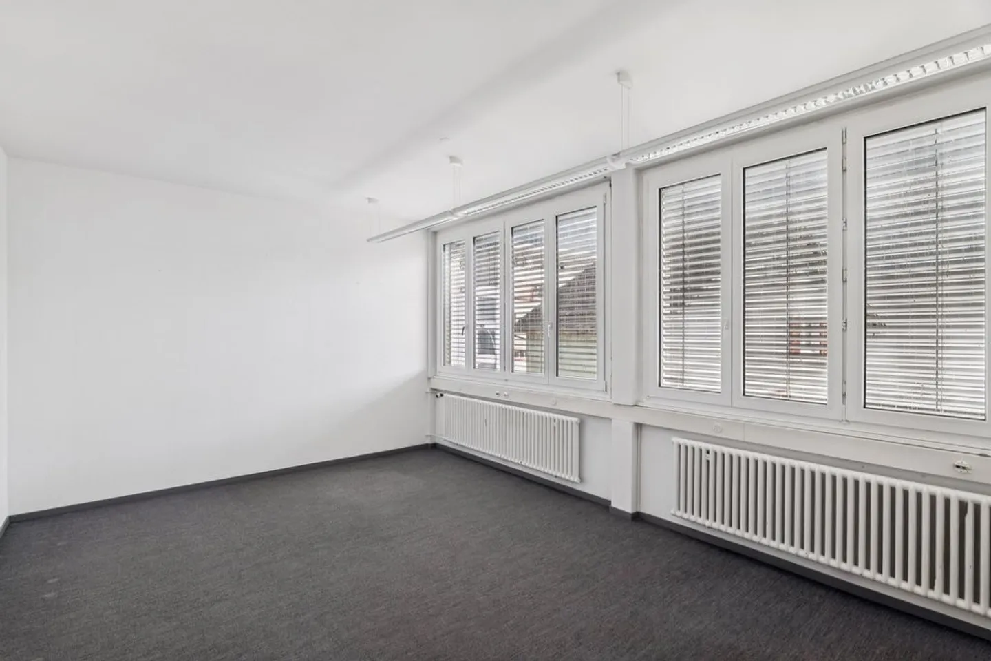 Attraktive Büro- und Gewerberäumlichkeiten in Grenchen! - Photo 3 sur 13