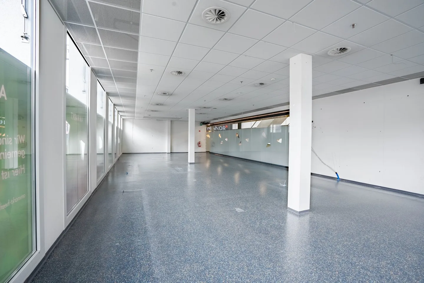 Espace de vente attrayant au centre de Heerbrugg - Photo 2 sur 7