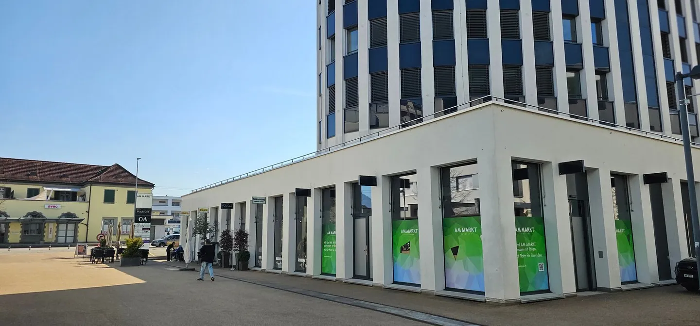 Espace de vente attrayant au centre de Heerbrugg - Photo 1 sur 9