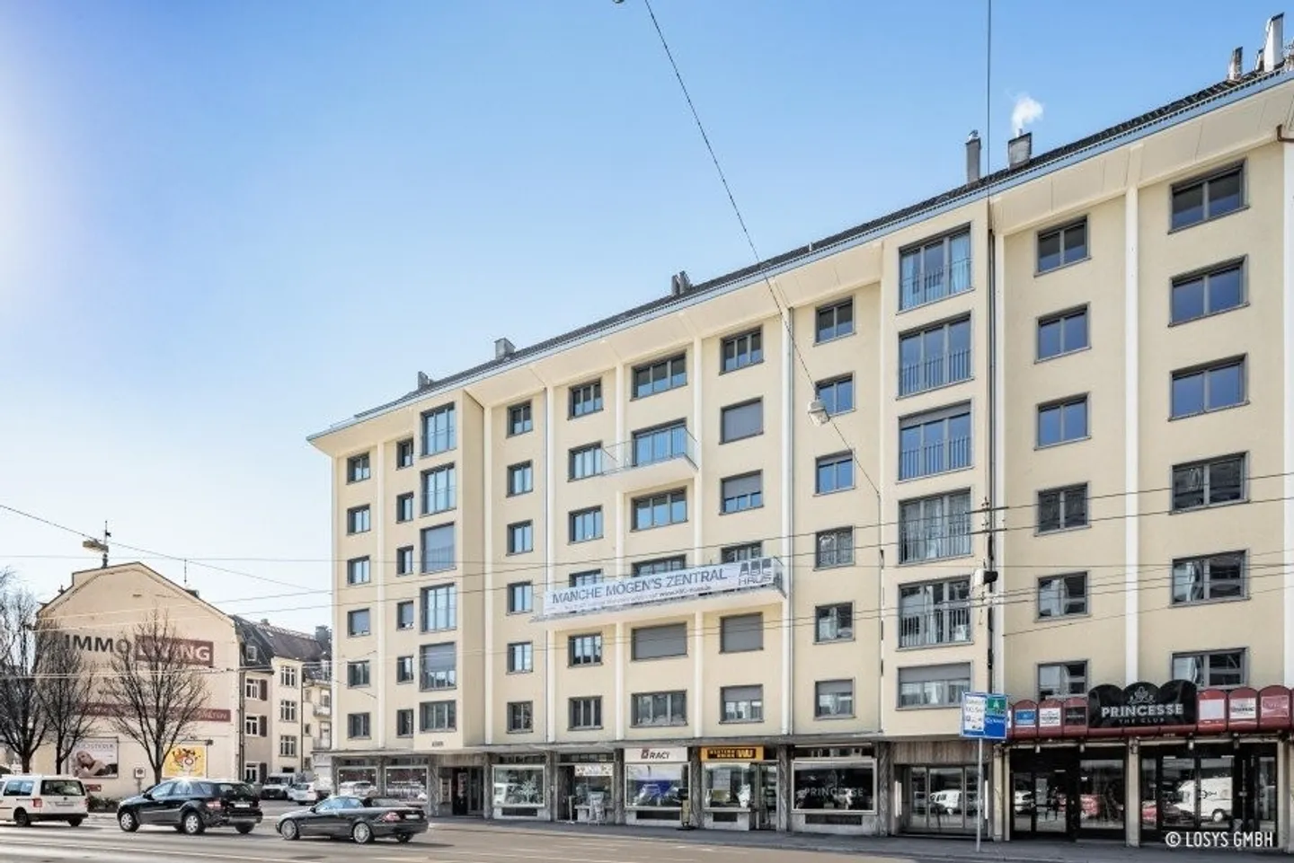 Showcase in a highly visible location in Lucerne for rent - Photo 1 of 3