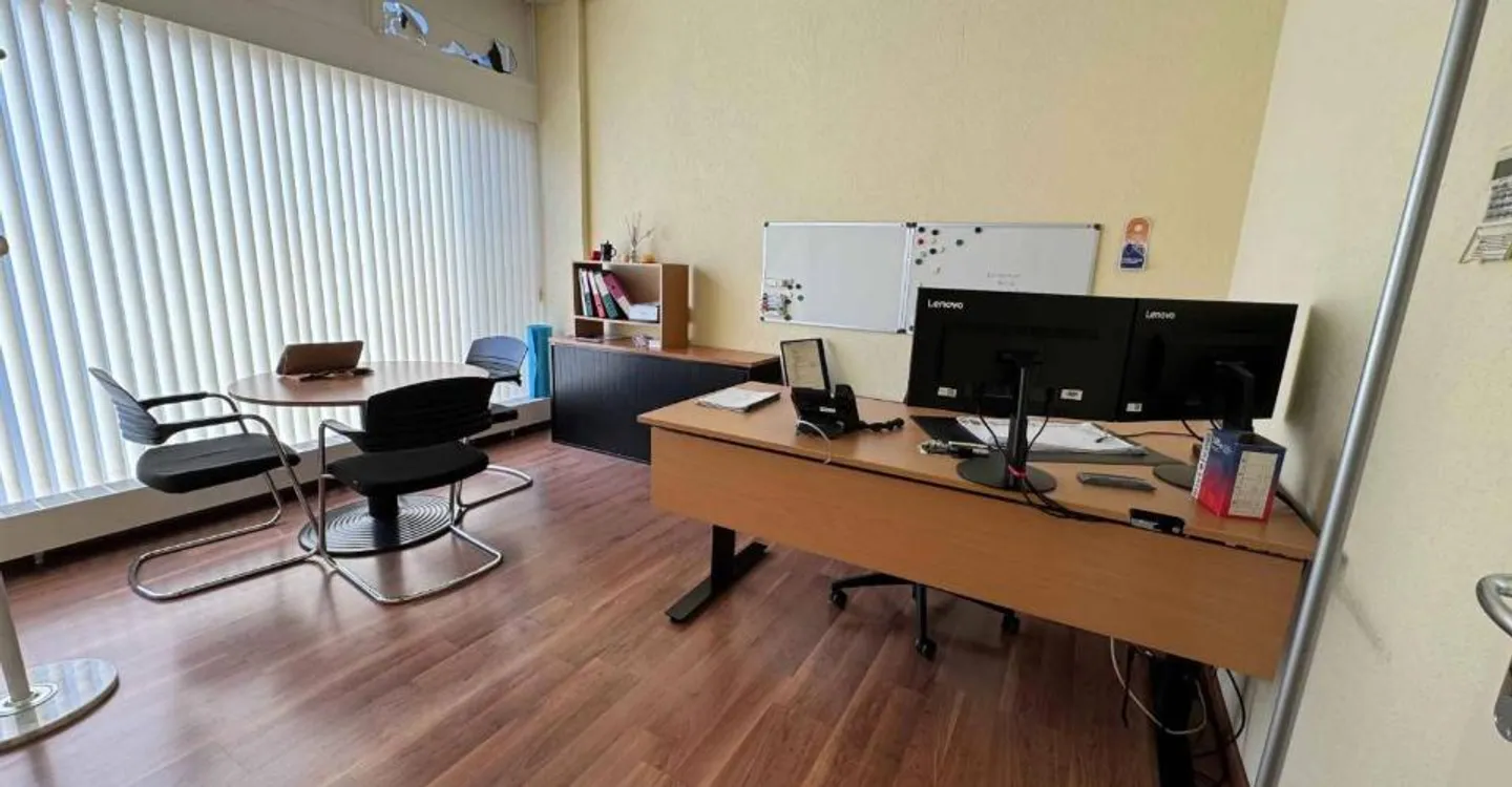 Espace Commercial Polyvalent - Photo 2 sur 8