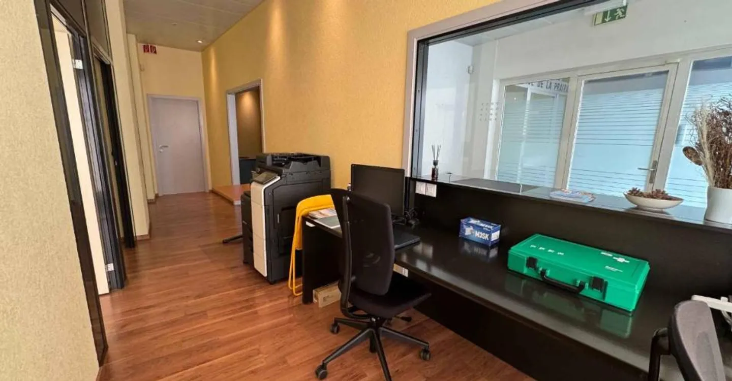 Espace Commercial Polyvalent - Photo 3 sur 8