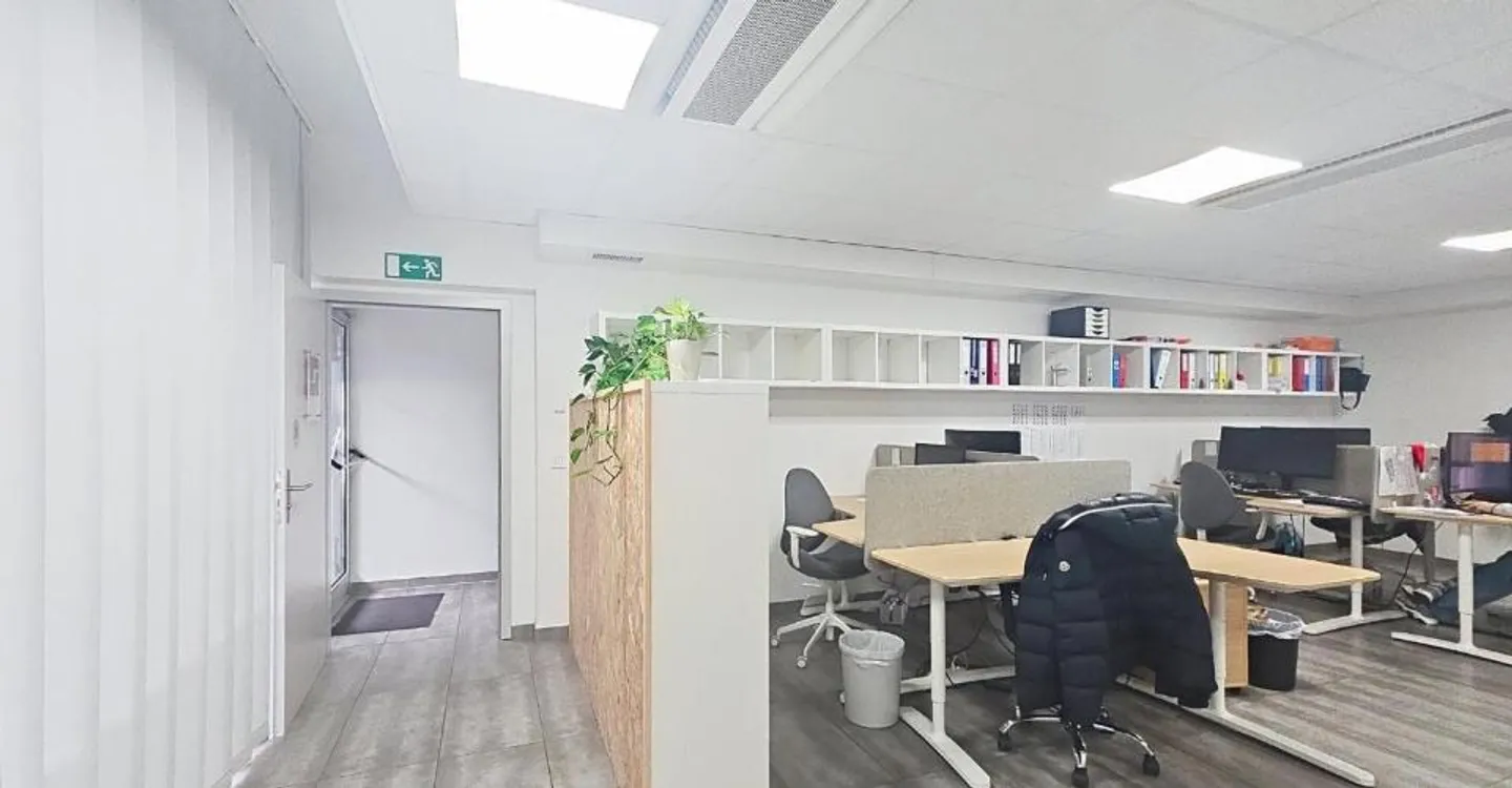 Commercial Space 1 Room - Photo 2 of 8