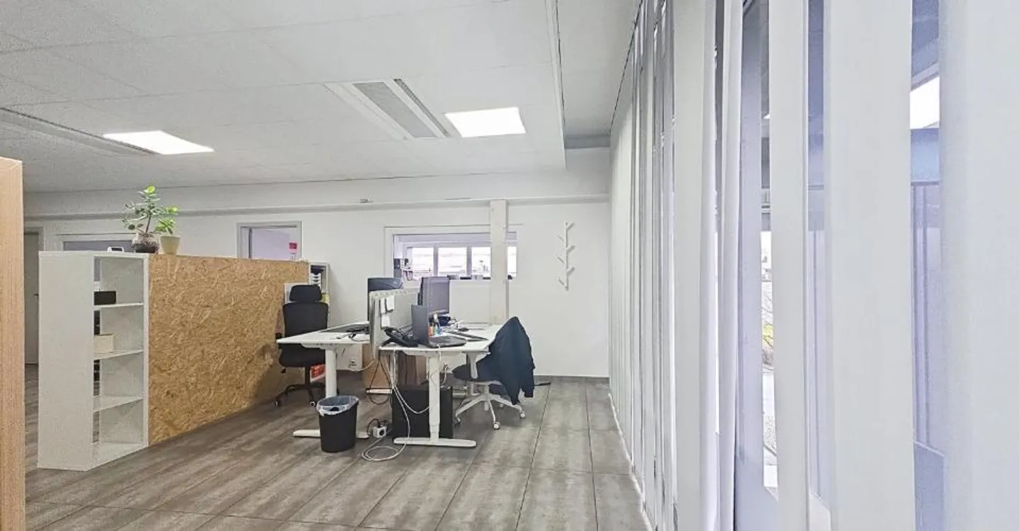 Commercial Space 1 Room - Photo 5 of 8