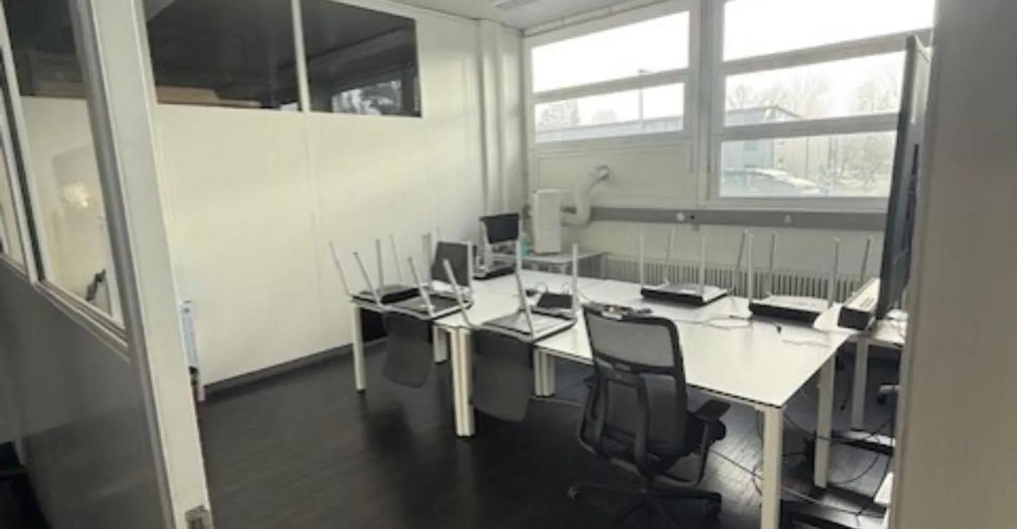 Espace de Bureau Moderne - Photo 1 sur 5