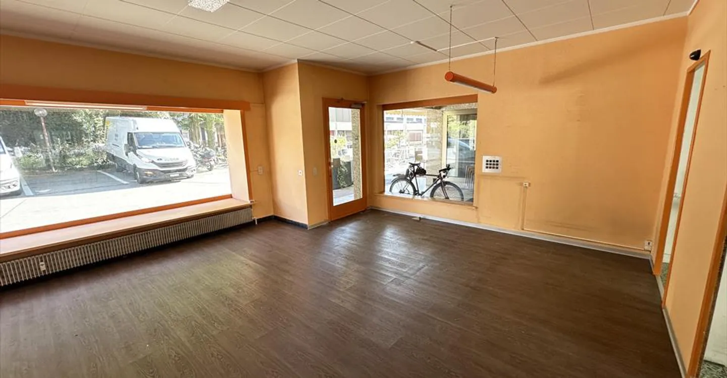 Commercial 3 rooms - Photo 4 of 13
