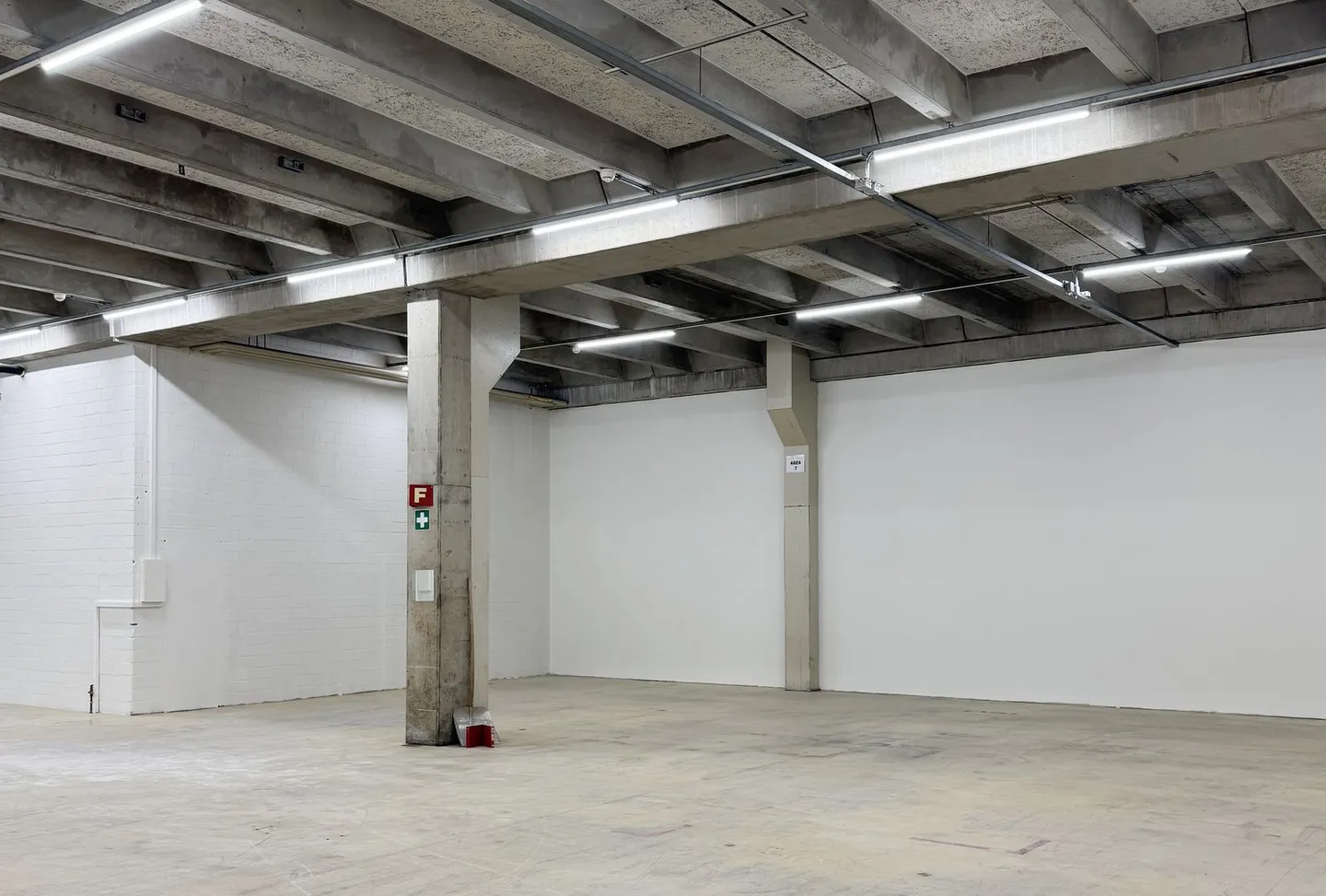 560m² - Modern industrial hall with optimal equipment in Biberist - Photo 8 of 13
