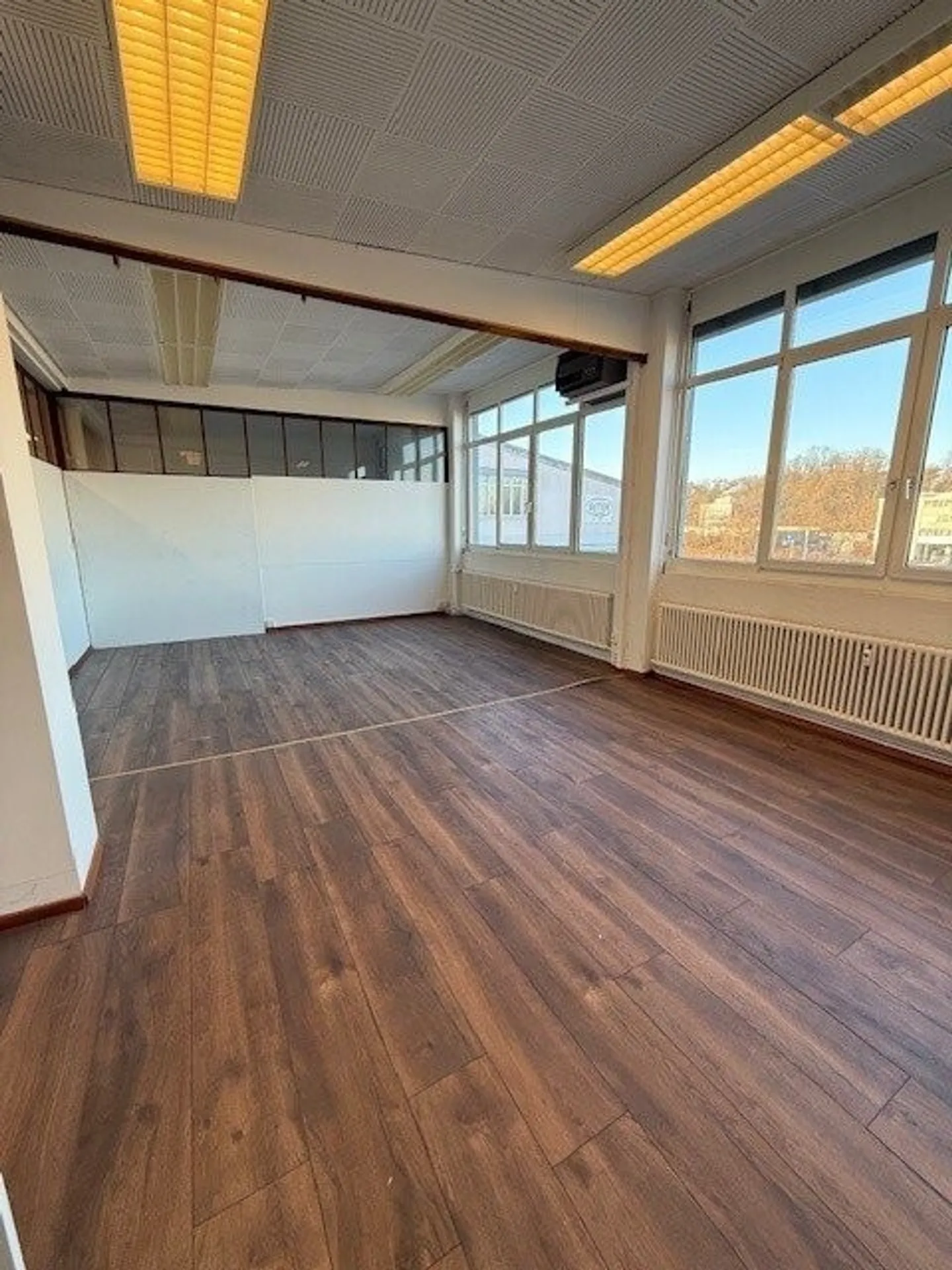 Vielseitige Gewerbefläche in Dreispitz - Foto 2 von 8
