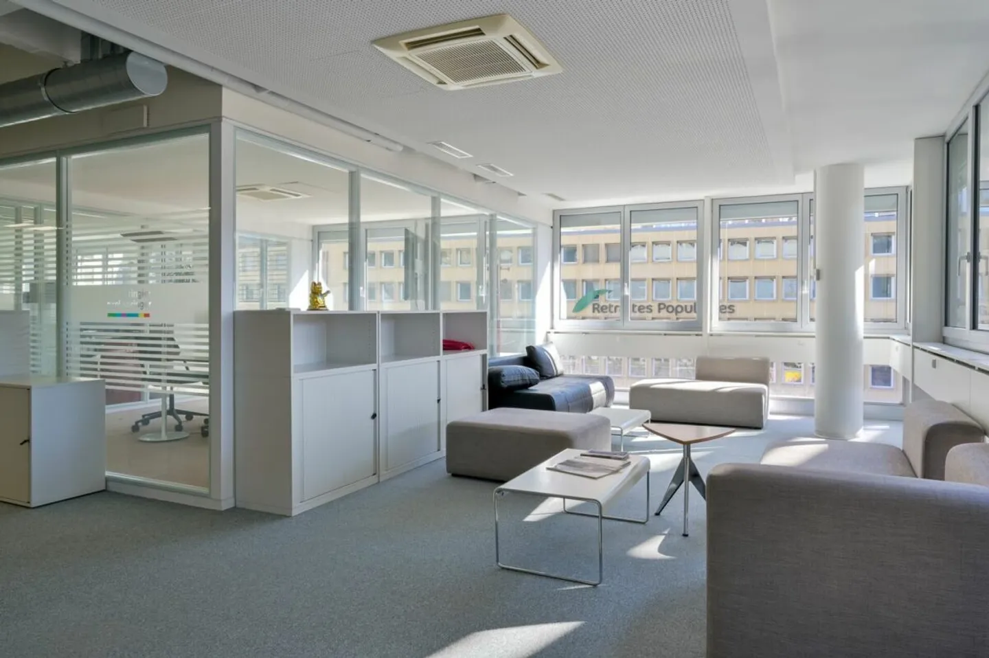 Divisible office space from 550 to 1400 m² for rent in Pont Bessières / Caroline / Rue Centrale - Photo 4 of 11