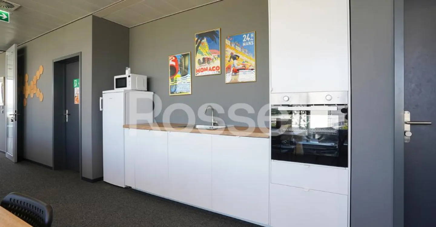 Modernes Büro mit Balkon - Foto 4 von 9