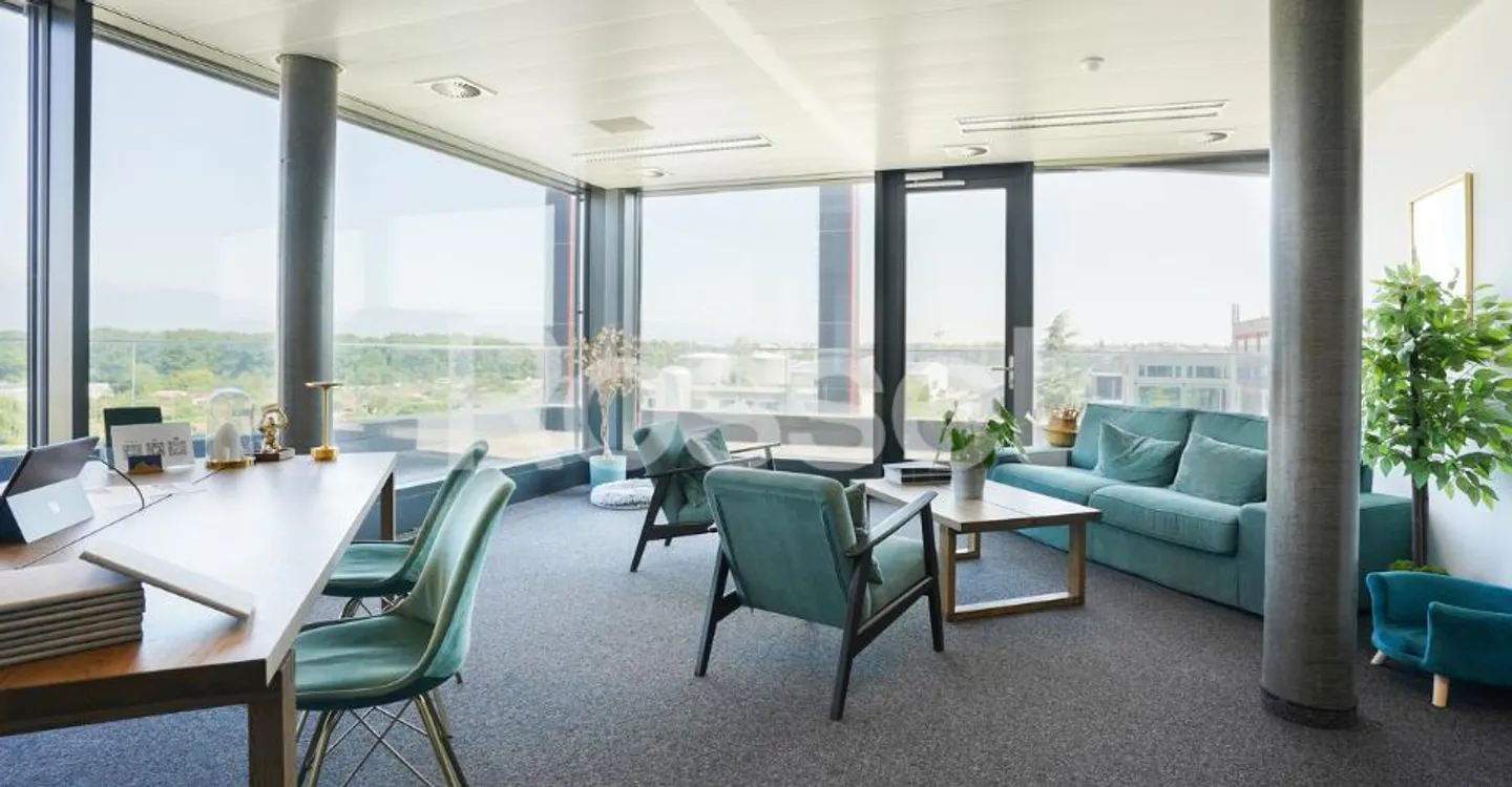 Modernes Büro mit Balkon - Foto 1 von 9