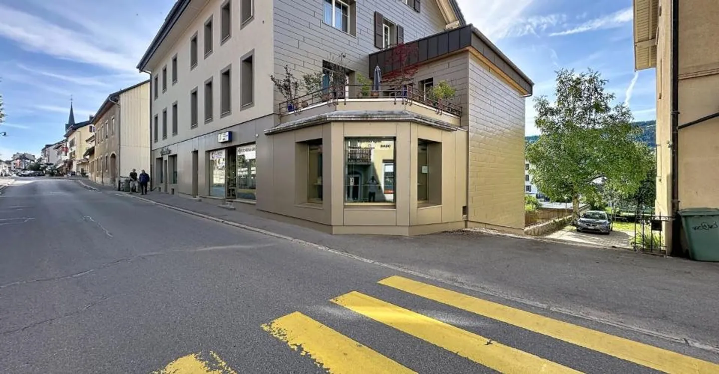 Espace Commercial avec Vitrines - Photo 2 sur 13