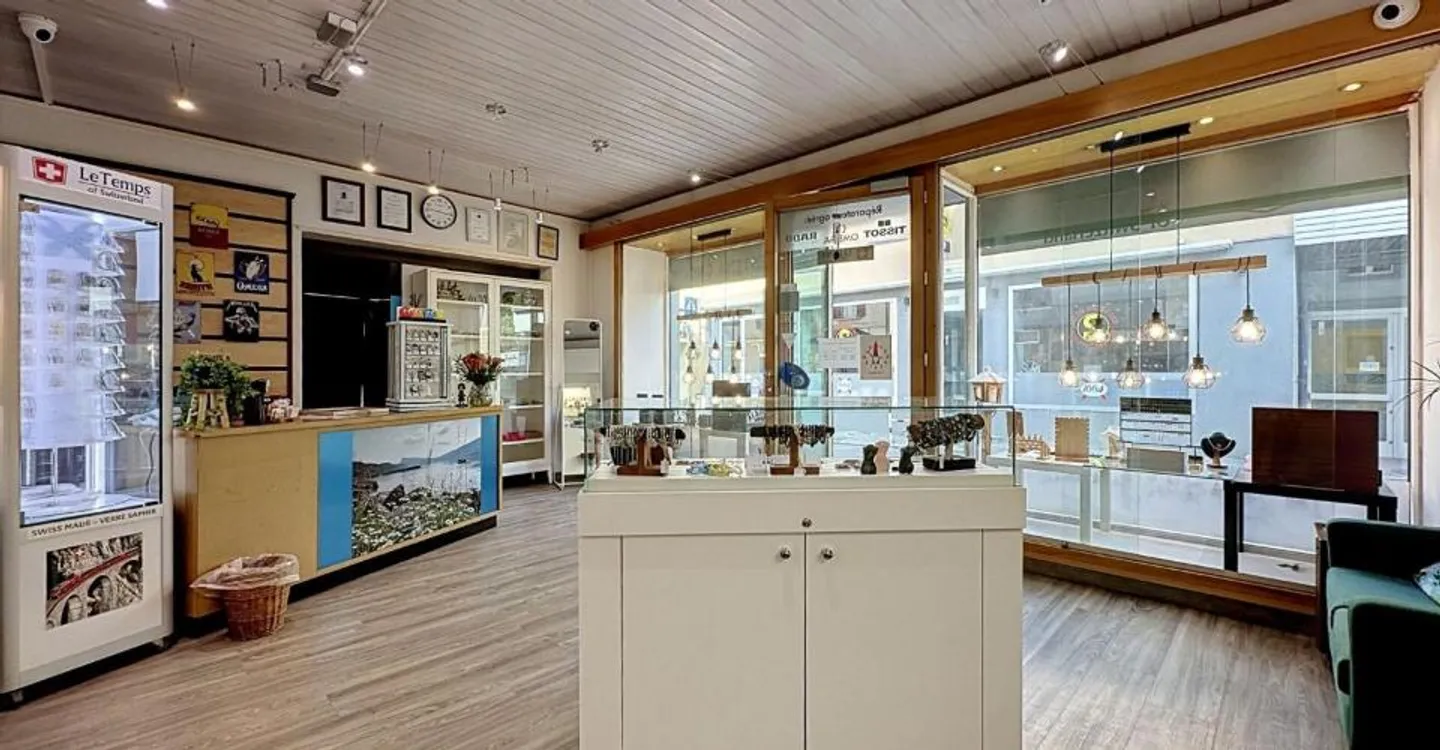 Espace Commercial avec Vitrines - Photo 3 sur 13