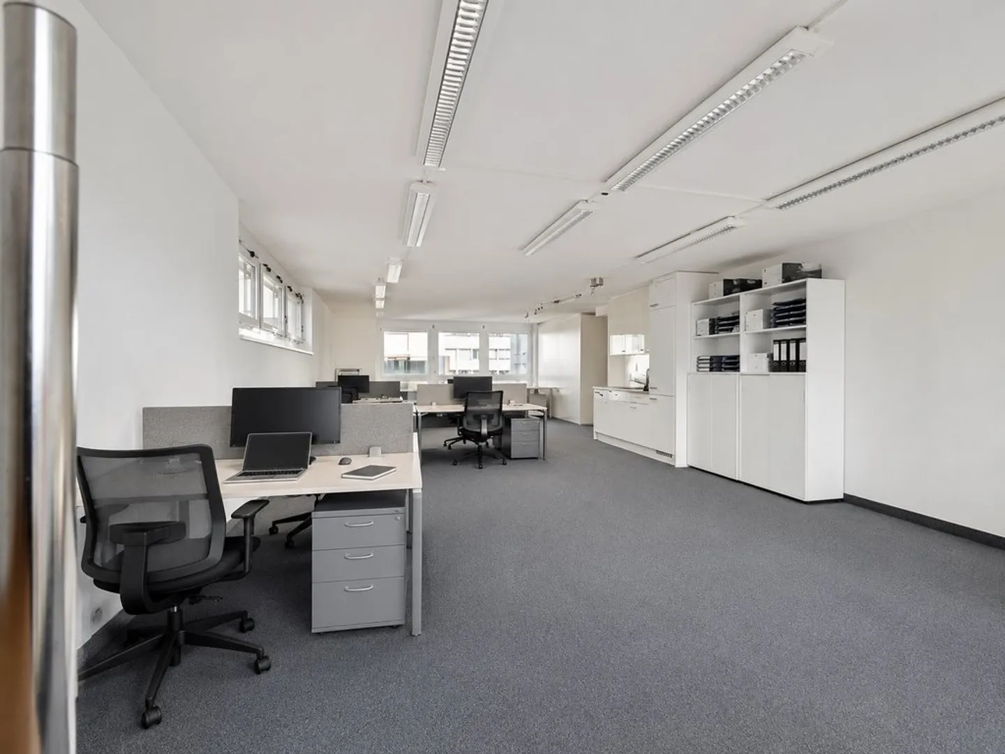 Geräumige Büroräumlichkeiten in Buchs - Foto 2 von 5