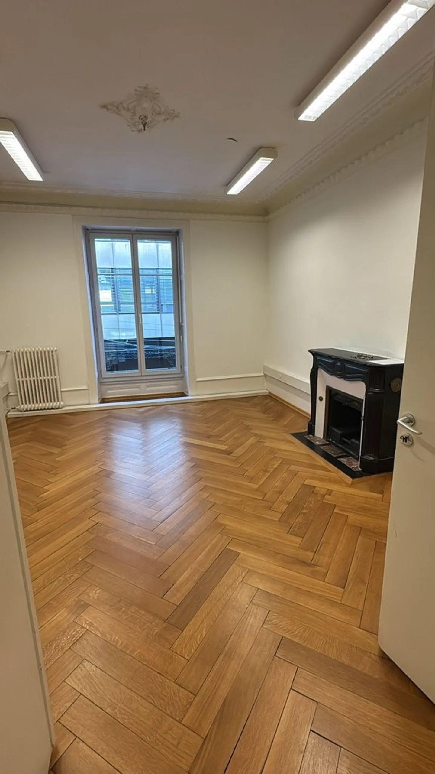 Wonderful commercial space in the city center! - Photo 8 of 10