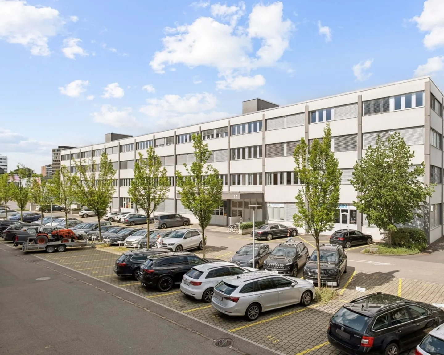 Espace commercial flexible de 488 m² pour bureau, atelier, showroom ou entrepôt à Cham - Photo 11 sur 11