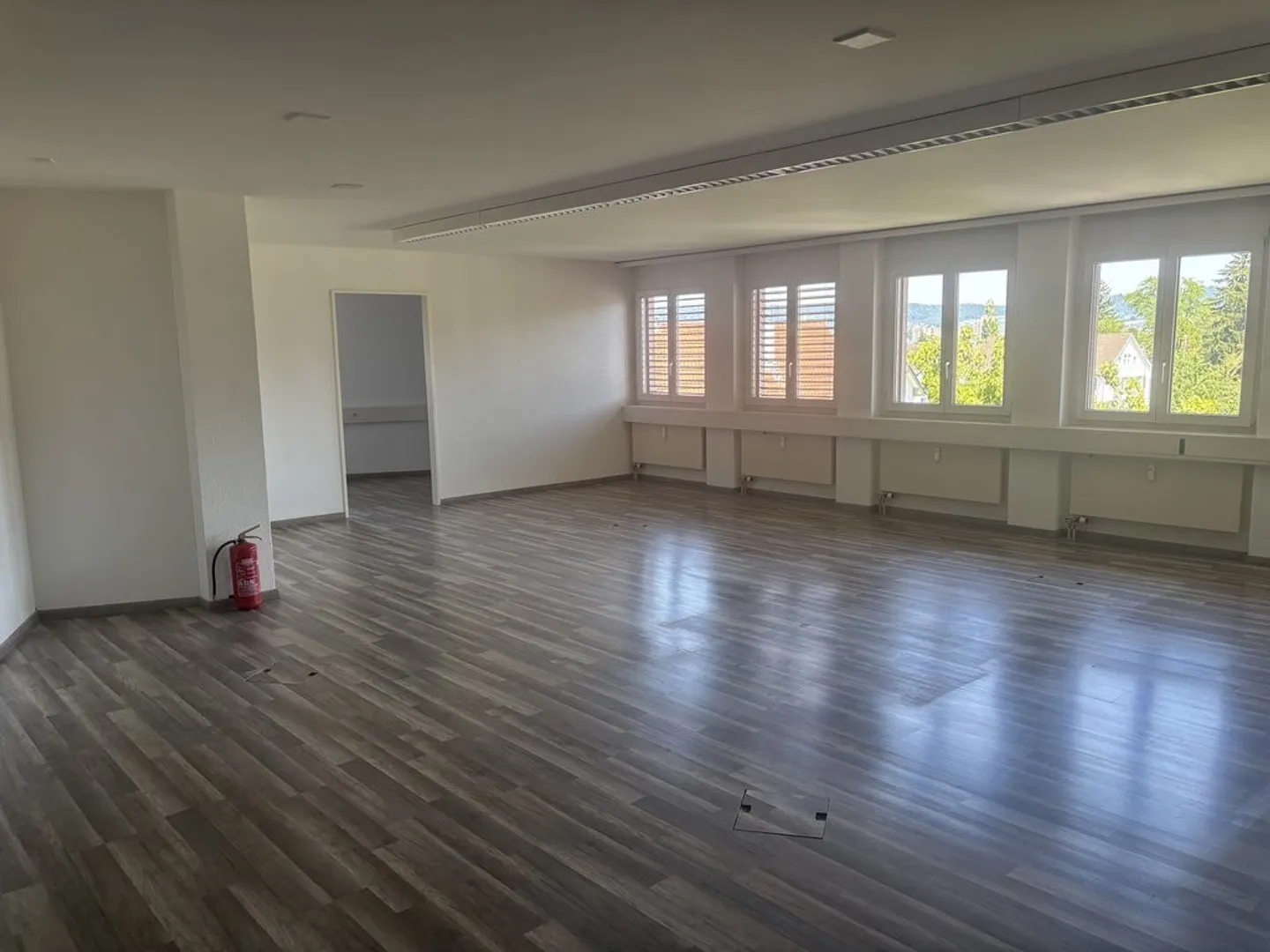 Bel espace commercial lumineux à louer dans un bon emplacement ! - Photo 3 sur 7
