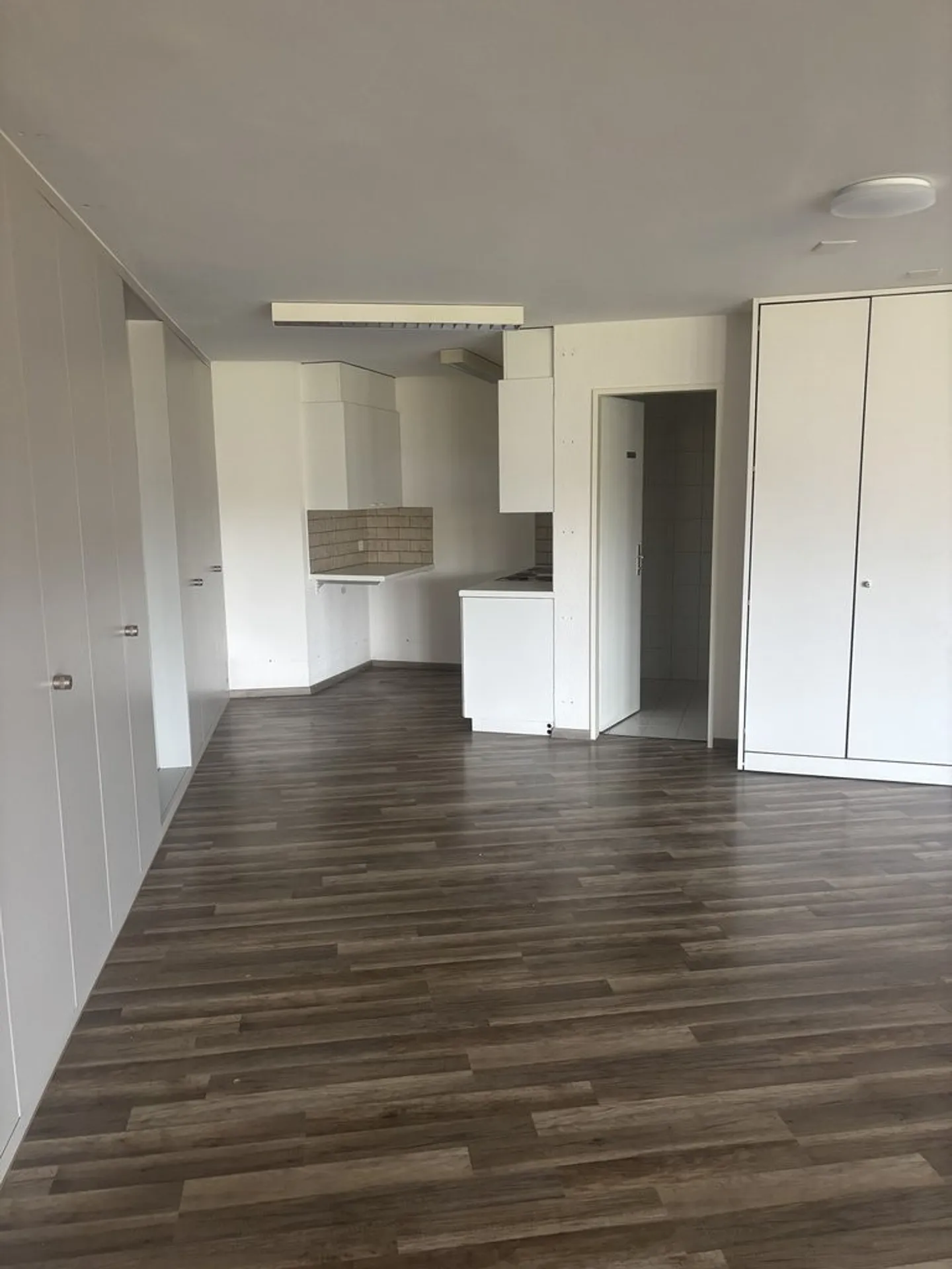 Bel espace commercial lumineux à louer dans un bon emplacement ! - Photo 5 sur 7