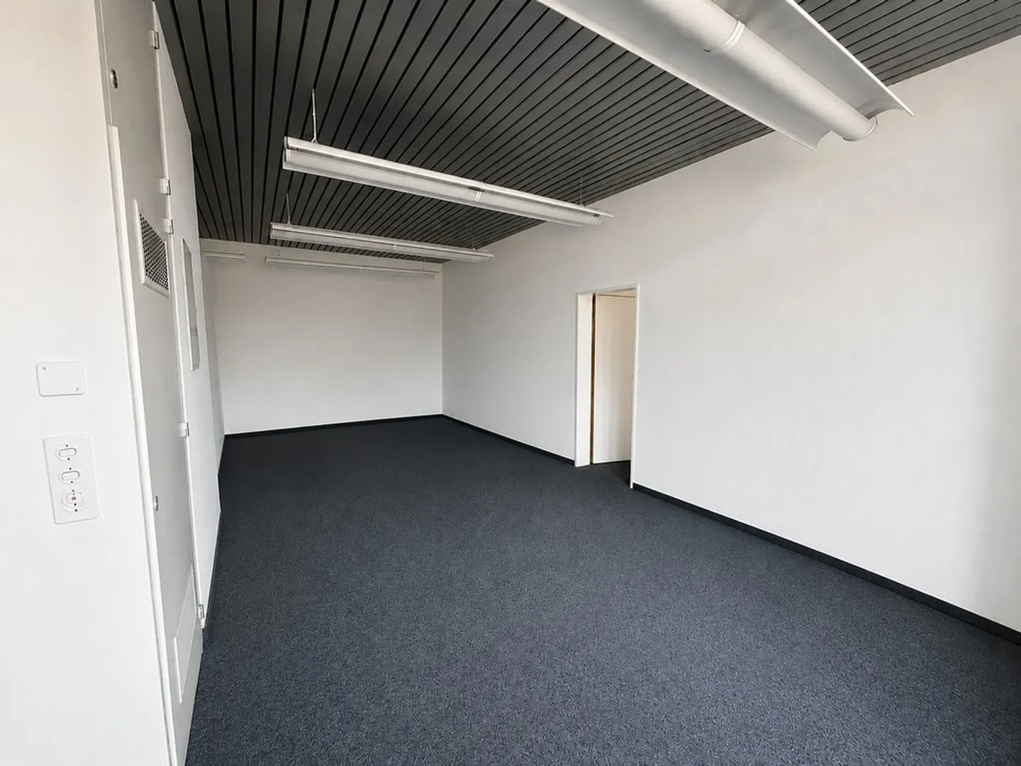 Spazio commerciale attraente in una posizione centrale - Foto 3 di 5