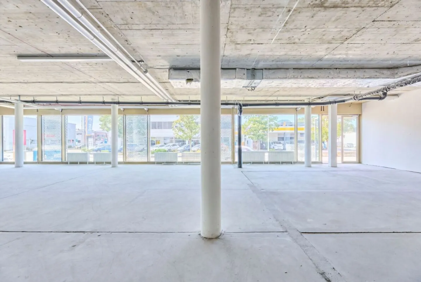 Commercial Space in Mühlematt Center Oberwil - Photo 9 of 13