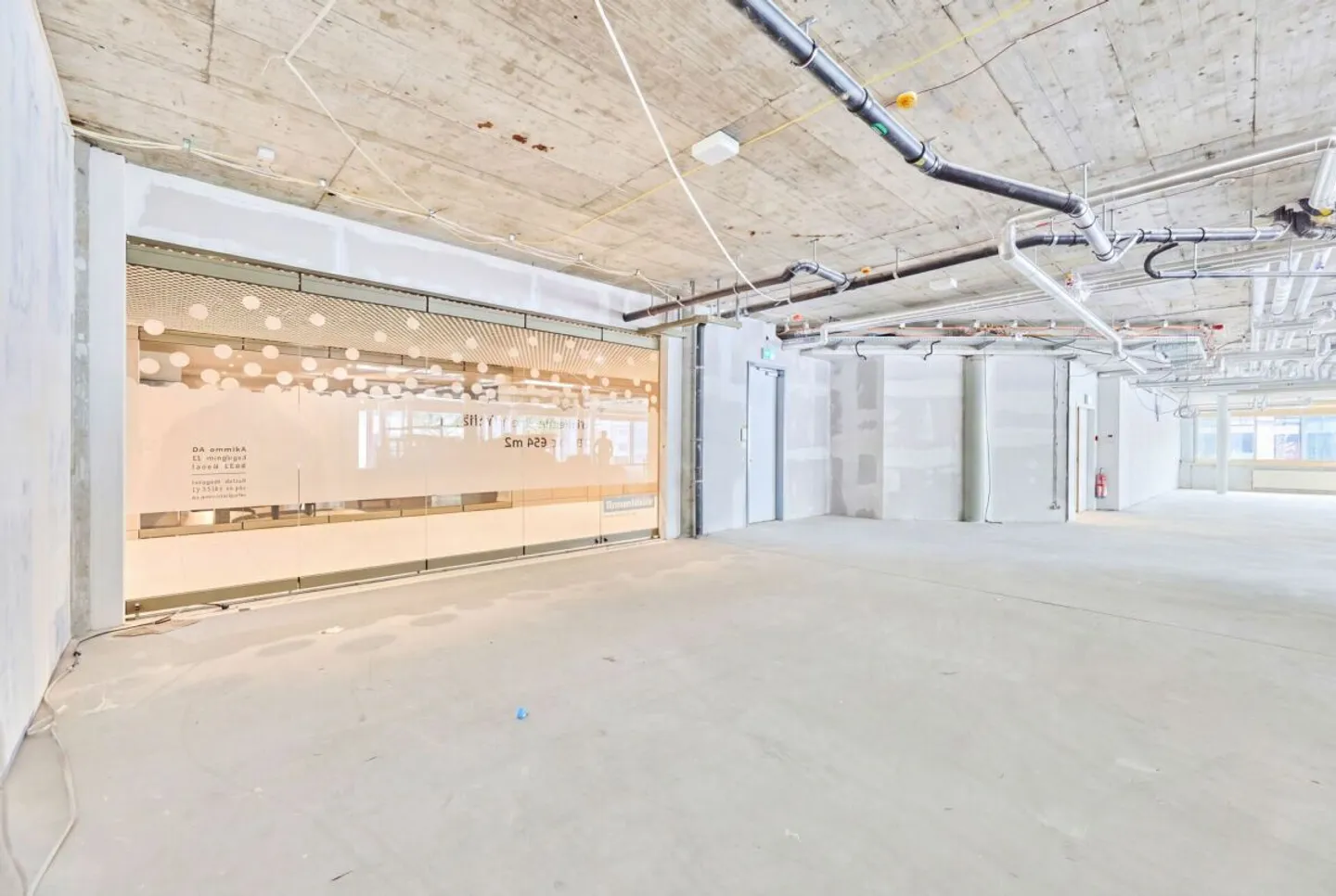Commercial Space in Mühlematt Center Oberwil - Photo 6 of 13