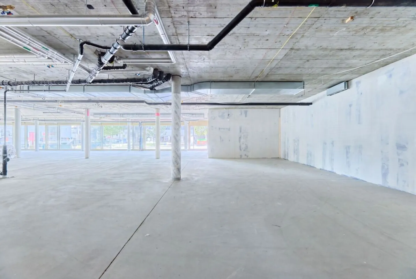 Commercial Space in Mühlematt Center Oberwil - Photo 8 of 13