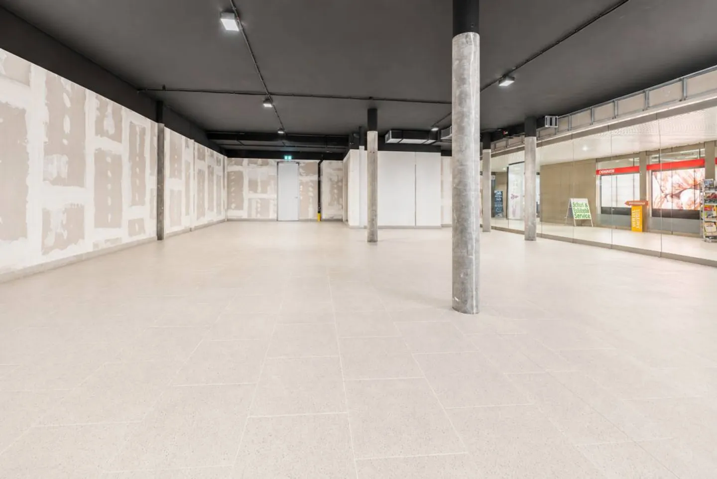 Gastro area in Mühlematt Center Oberwil - Photo 5 of 9