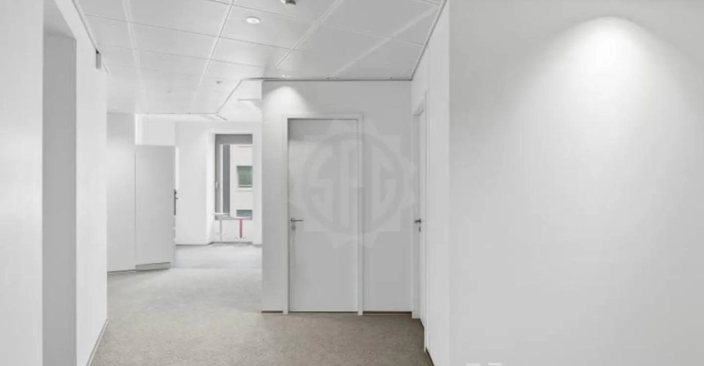 Office - Photo 4 of 11