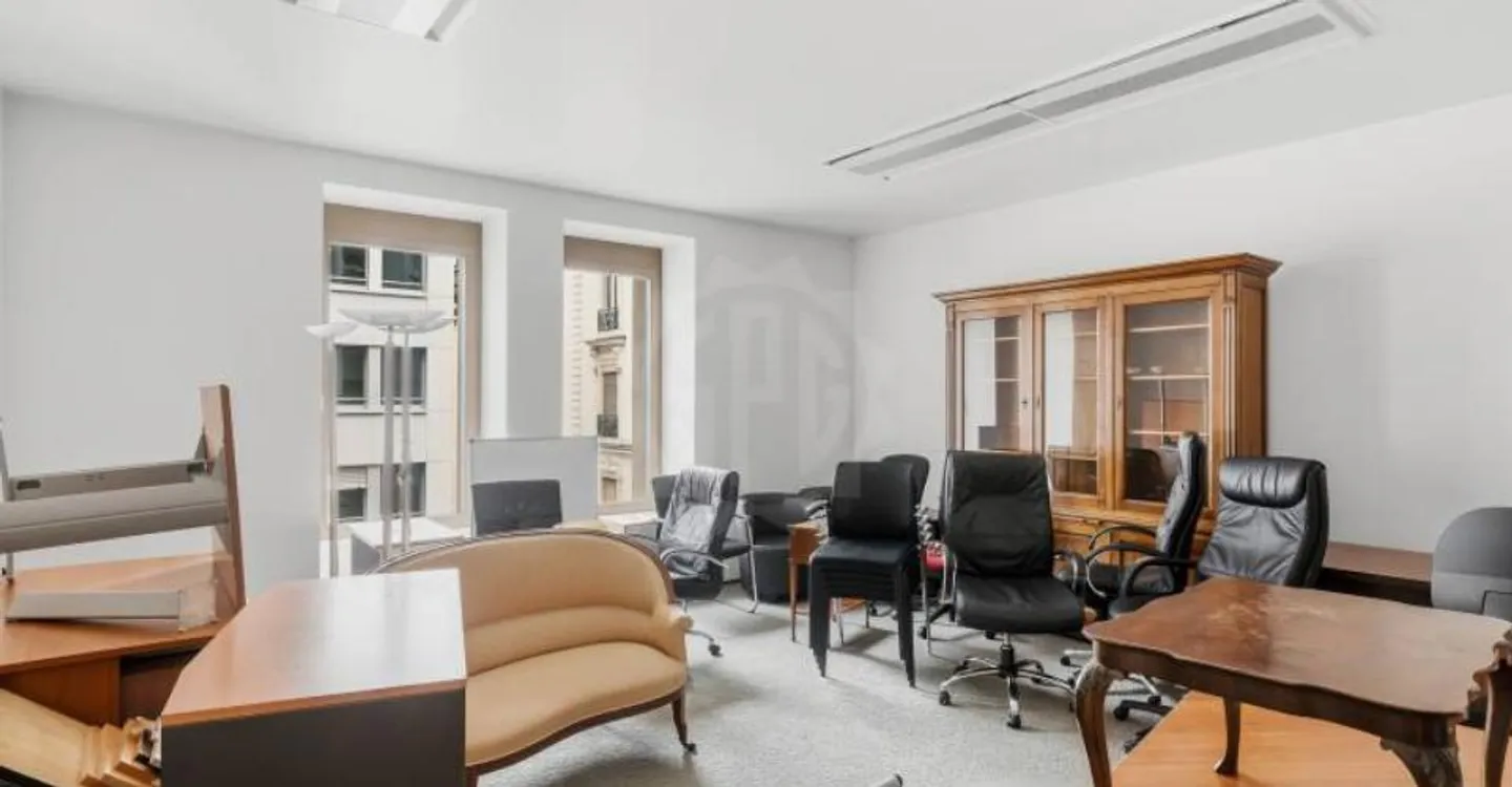 Office - Photo 2 of 11