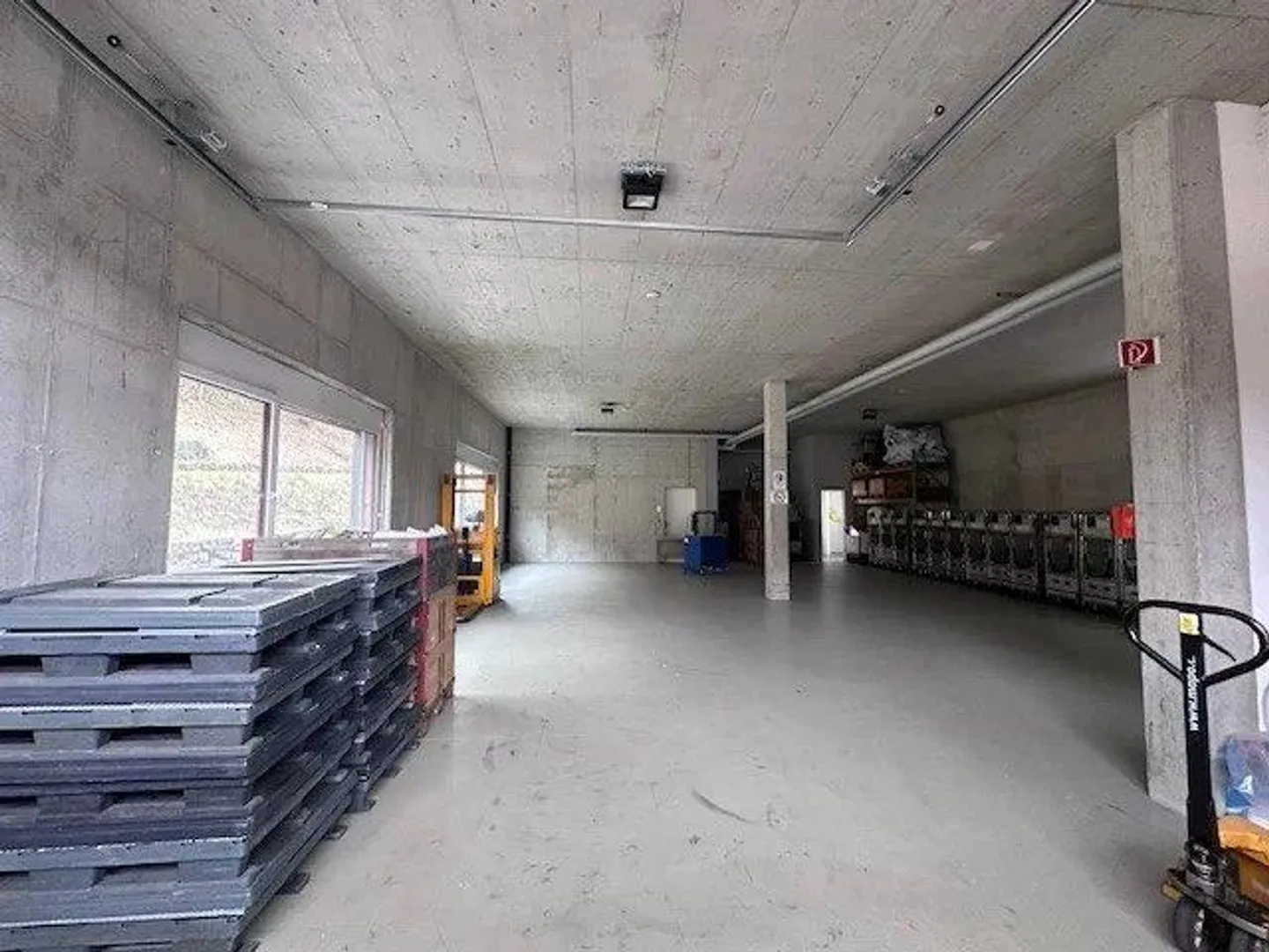 Commerce - Photo 1 of 4