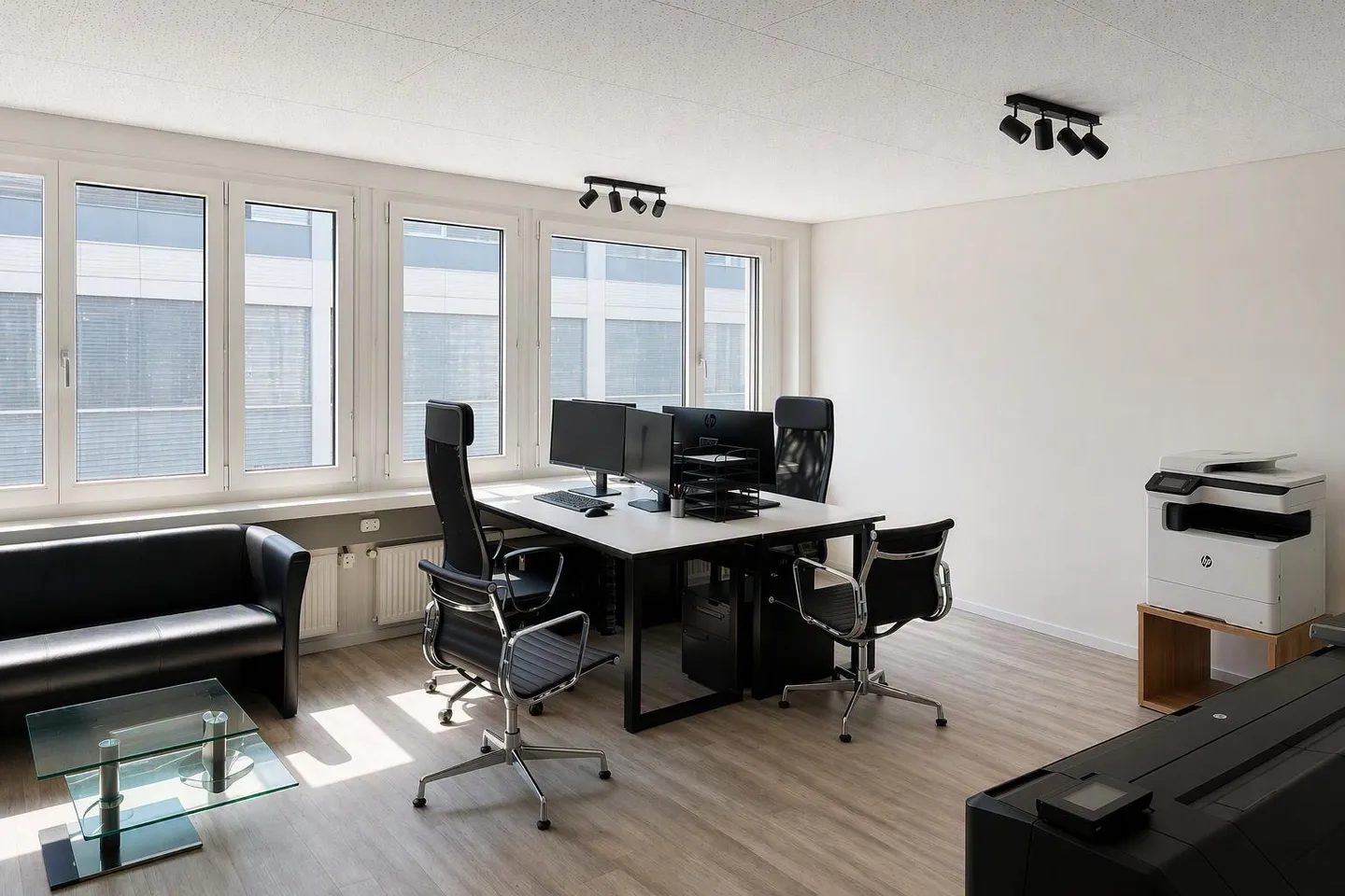 Attractive office space in a prime location in Dietikon - Photo 7 of 8