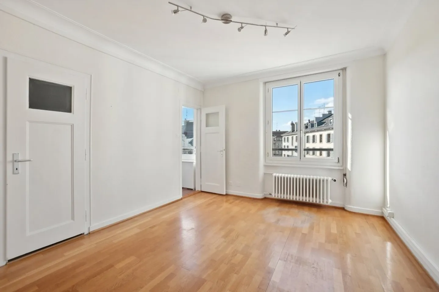 Beautiful office of about 26m2 located in front of the Cornavin train station - Photo 4 of 9