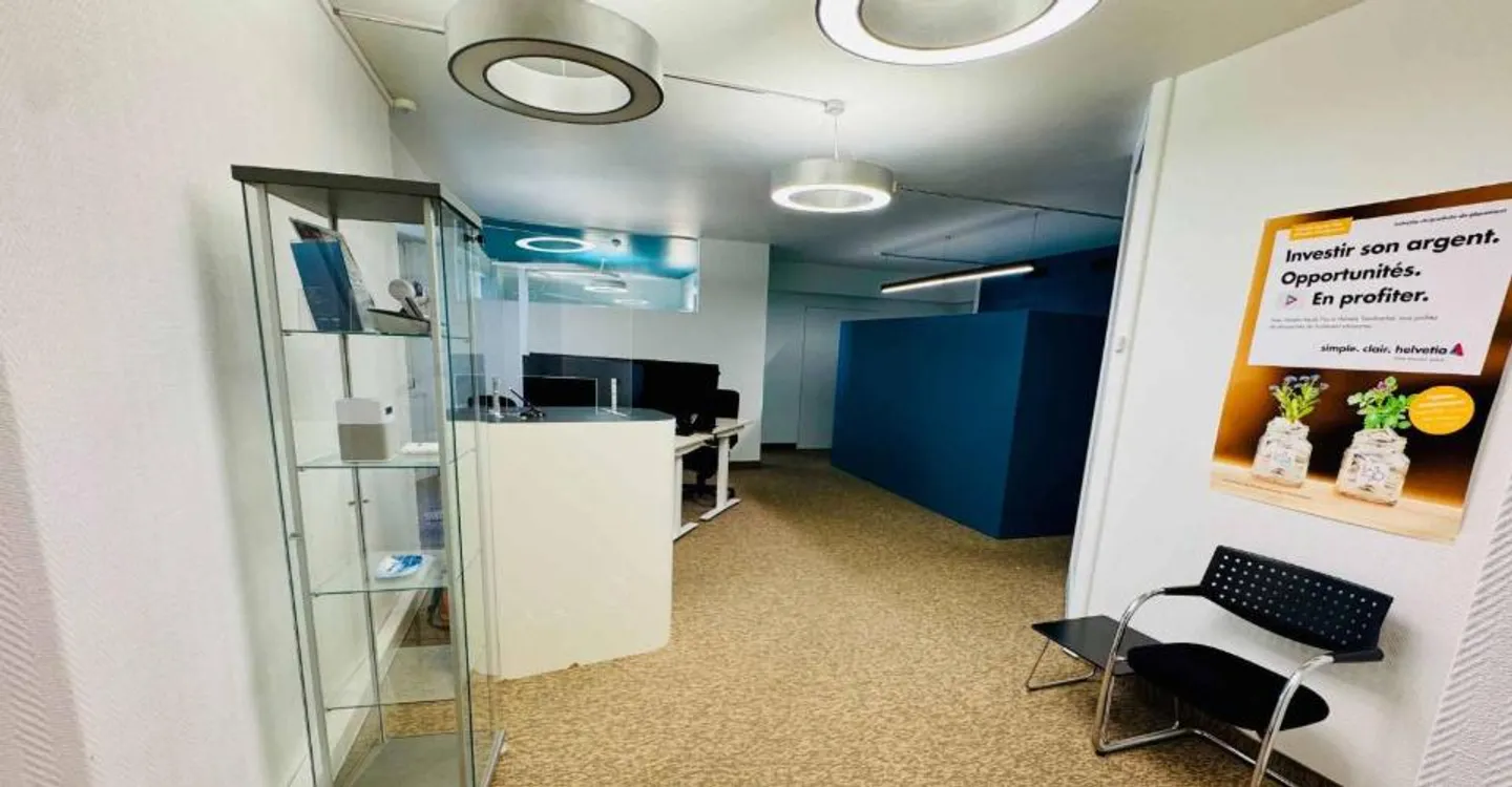 Office 5 rooms - Photo 2 of 13