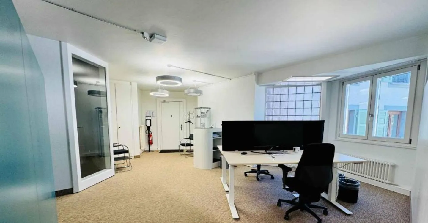 Office 5 rooms - Photo 4 of 13