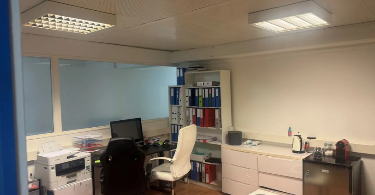 Büro - Foto 1 von 2