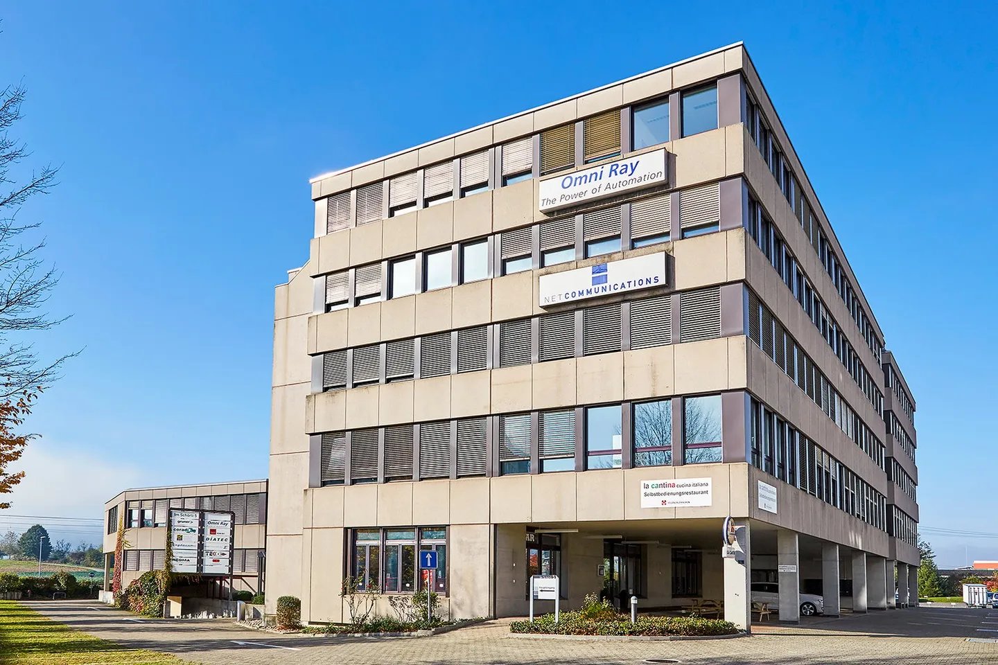 Bright Office on the 4th Floor in Dübendorf - Photo 1 of 10